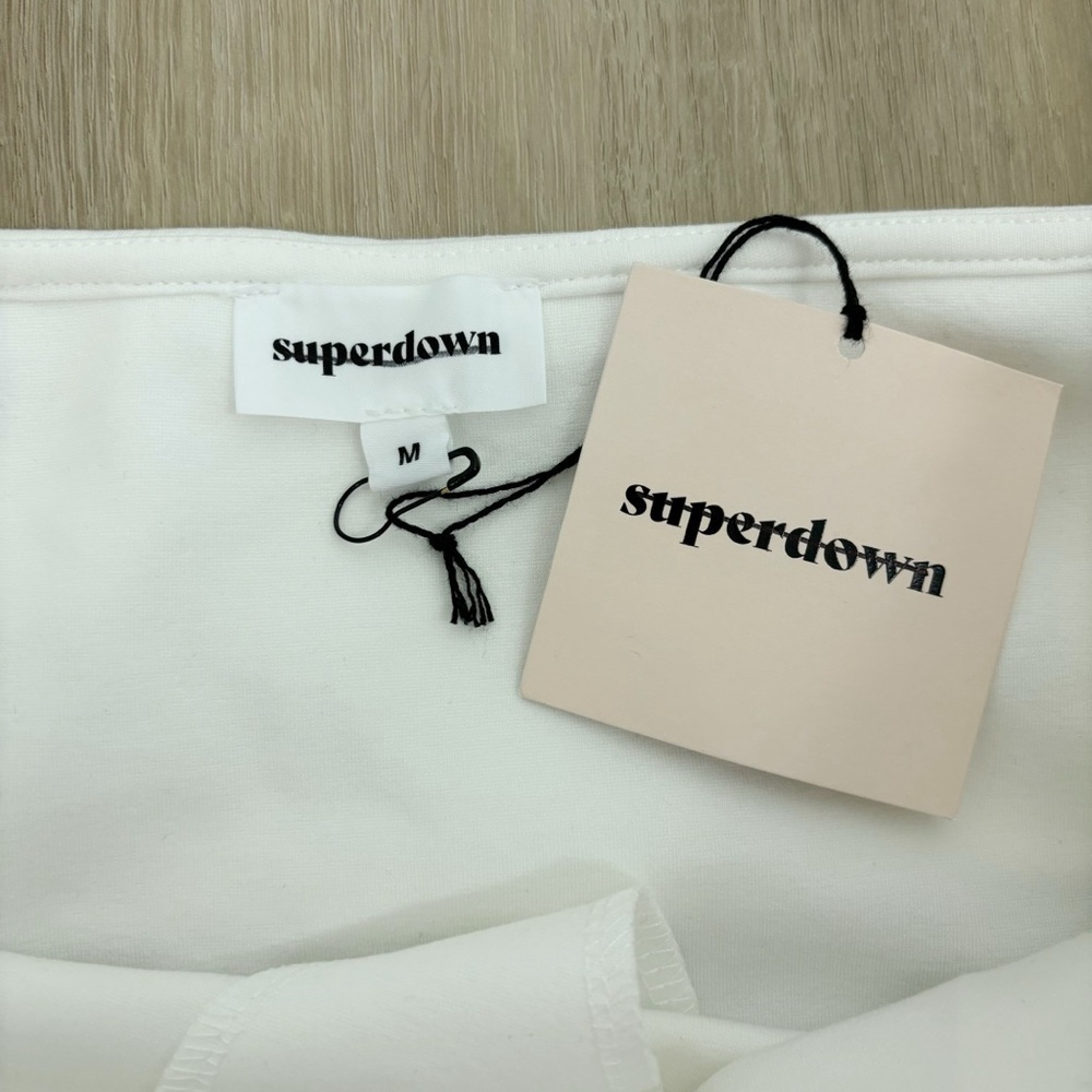 Superdown Aaliyah Deep V Bodysuit in White Size M - Picture 4 of 7